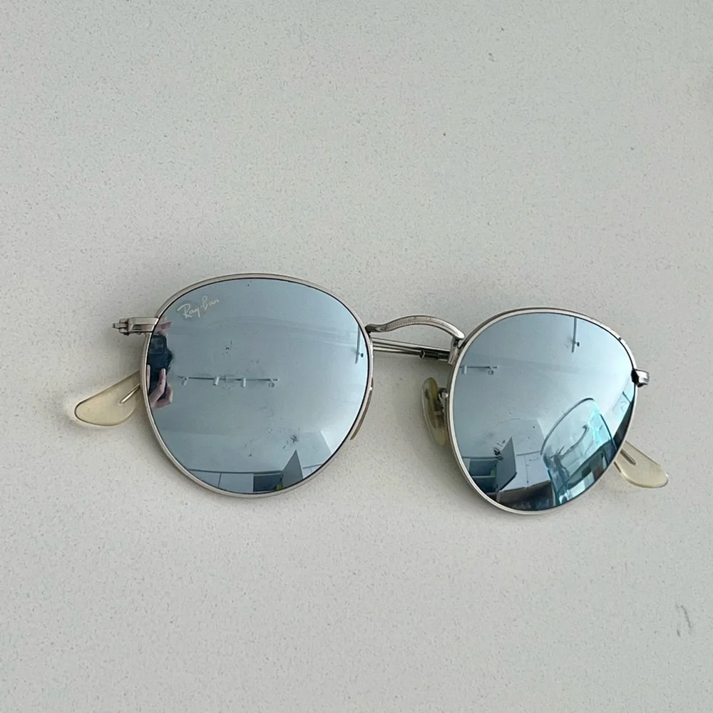 Ray-Ban Round Flash Lens Sunglasses in fair condition - Picture 3 of 8